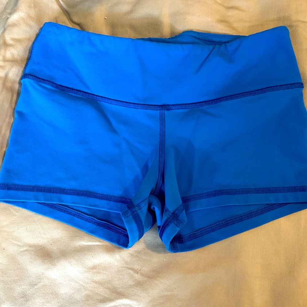 Fleo booty shorts